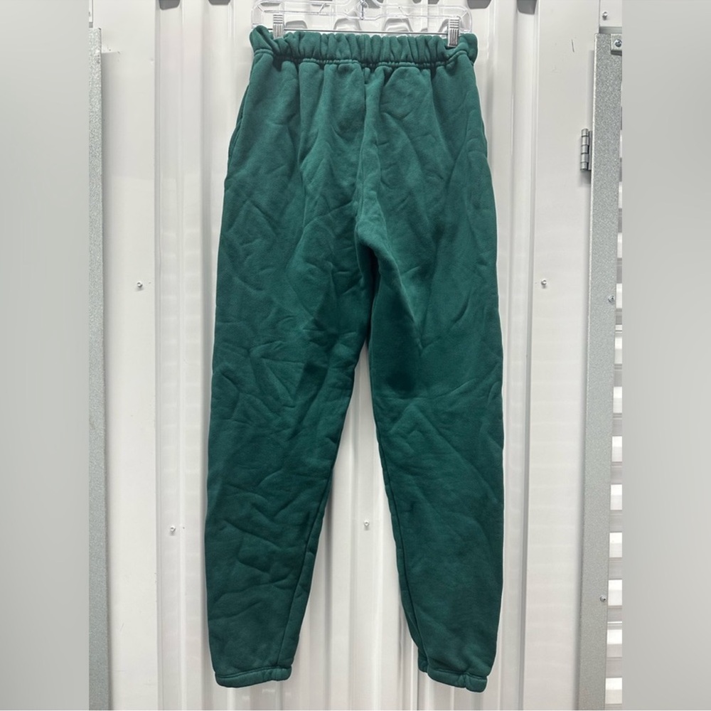 Set Active• Sweatsuit Set - Picture 4 of 7